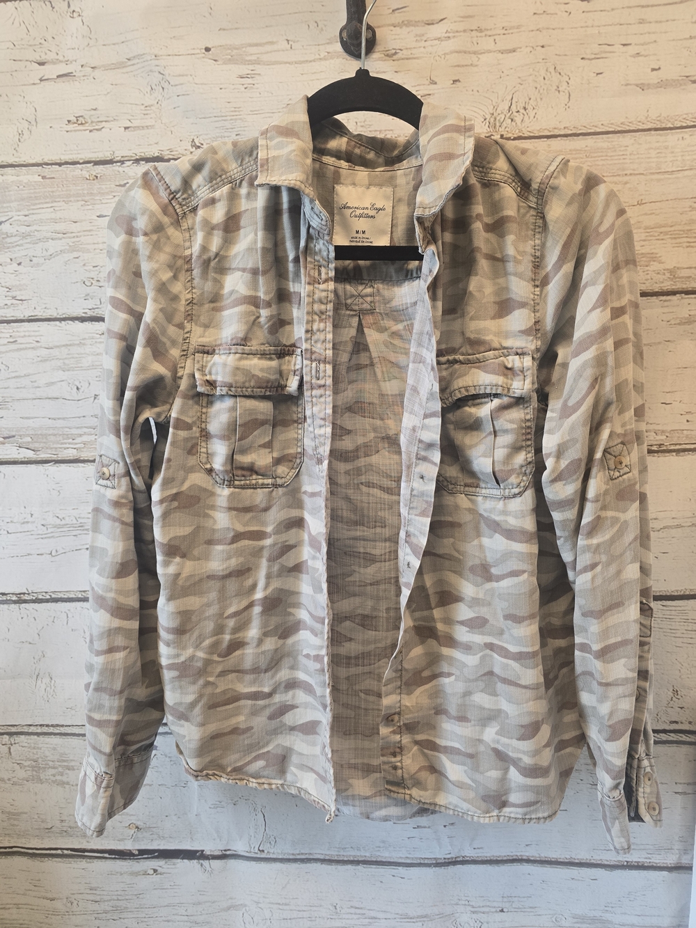 American Eagle Outfitters Camo Button-Up Shirt Medium